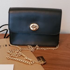 Authentic COACH Turnlock Crossbody Chain Purse